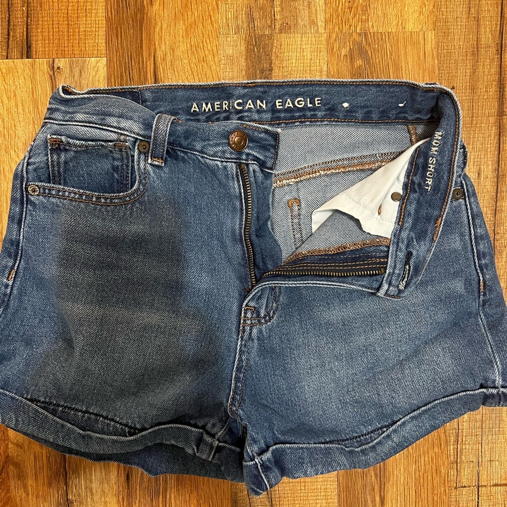 American Eagle Mom Short - great condition!